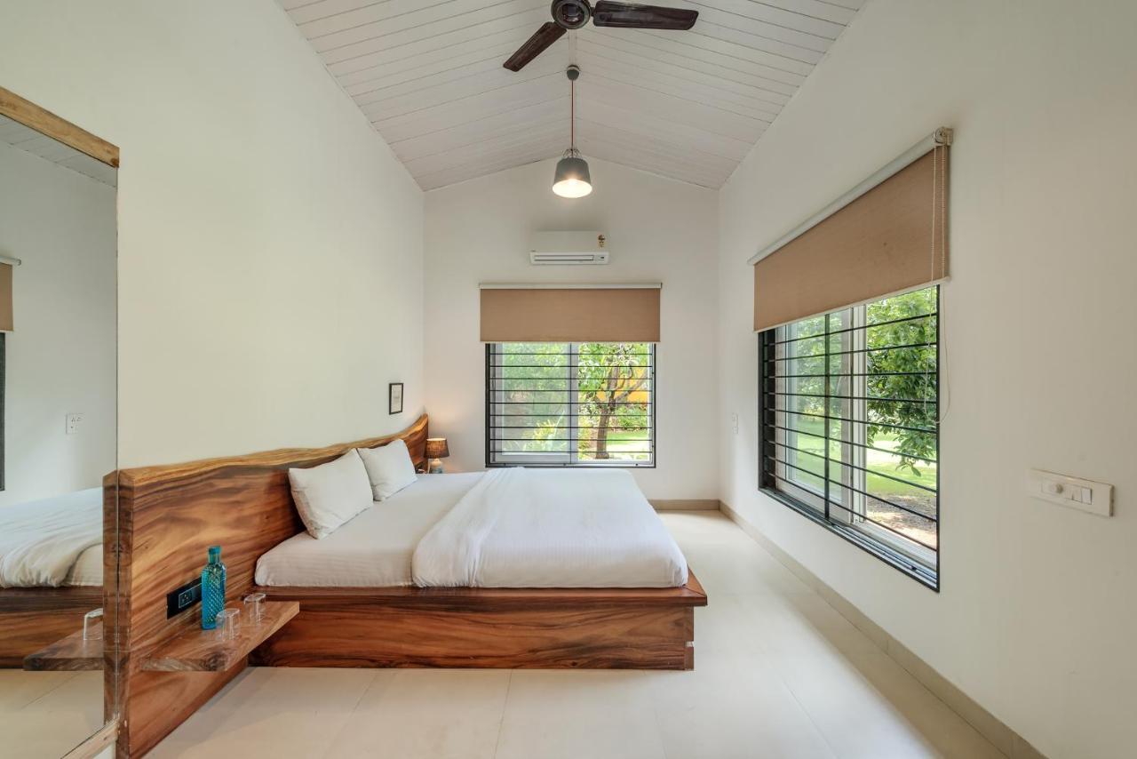 Saffronstays Casa Manga, Karjat - Pet-Friendly Pool Villa Near Nd'S Film World And Saltt ภายนอก รูปภาพ